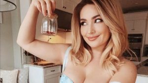 Read more about the article “Stephanie Matto of ’90 Day Fiance’ quits ‘Fart in a Jar’ business.”