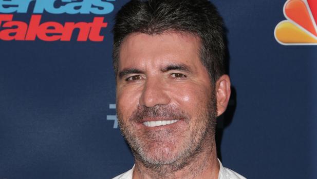 1652370800 Simon Cowell causes a huge revolution in social networks for Simon Cowell causes a huge revolution in social networks for a "scandalous" picture