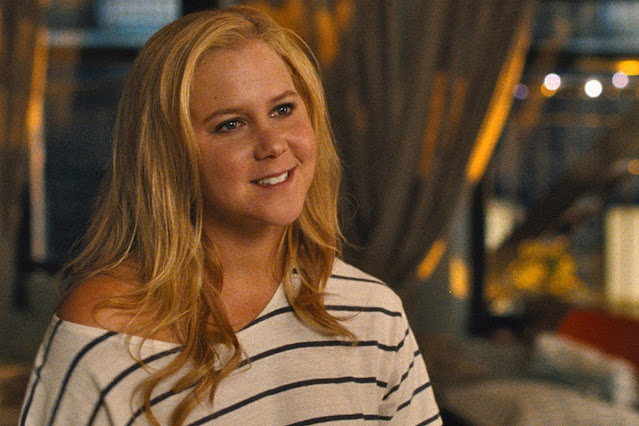 You are currently viewing Amy Schumer Reveals The Weirdest Love Scene Of The Train Wreck