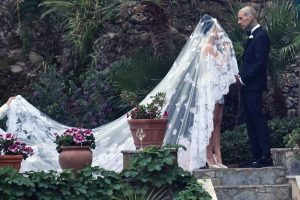 Read more about the article Travis Barker and Kourtney Kardashian criticized for ‘disrespectful’ Catholic wedding